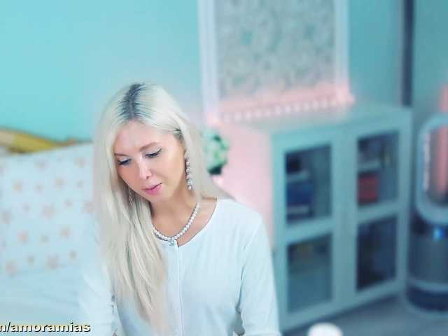 Amoramias live webcam show