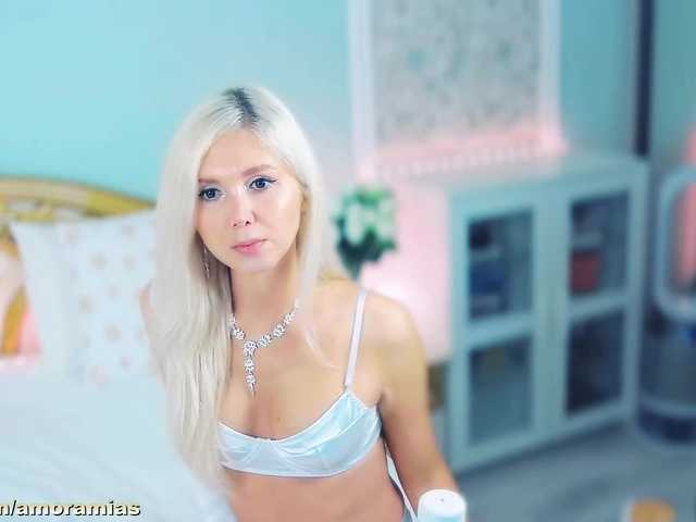 Amoramias live webcam show