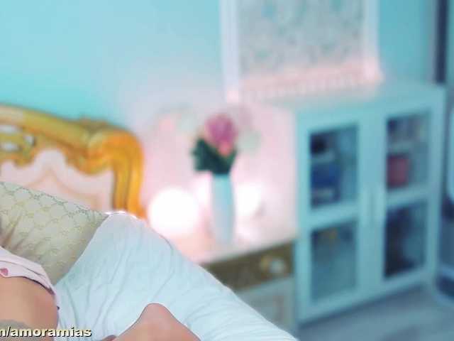 Amoramias live webcam show