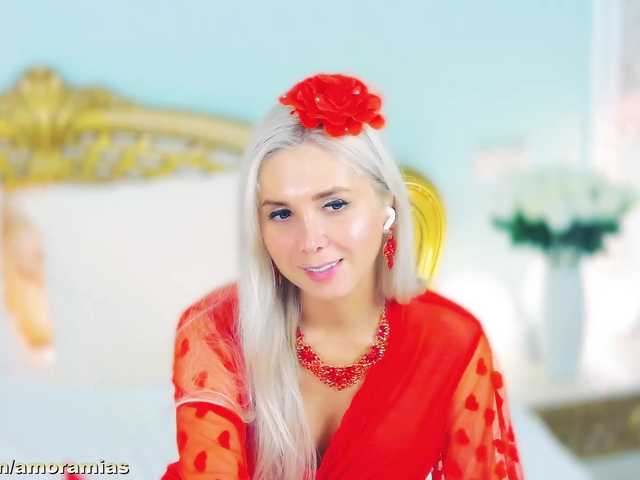 amoramias live sex show