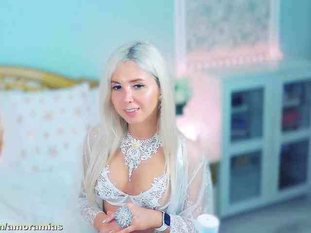 Amoramias Sex Cam Show