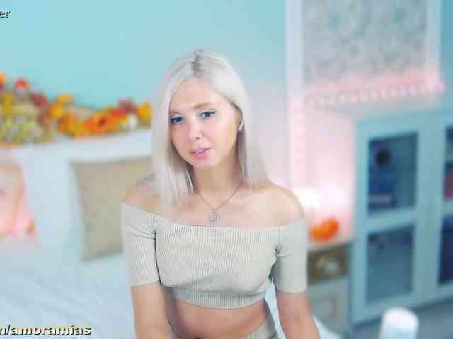 Amoramias's webcam live show