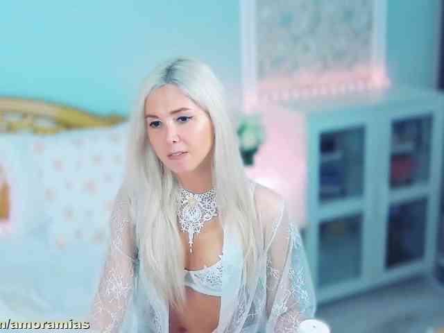 Amoramias Sex Cam Show