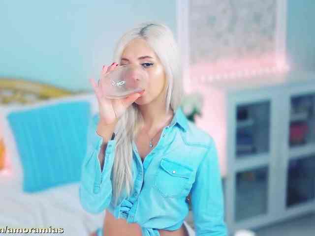 Amoramias Sex Cam Show