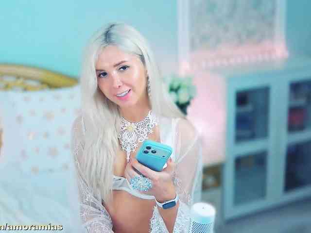 Amoramias Sex Cam Show