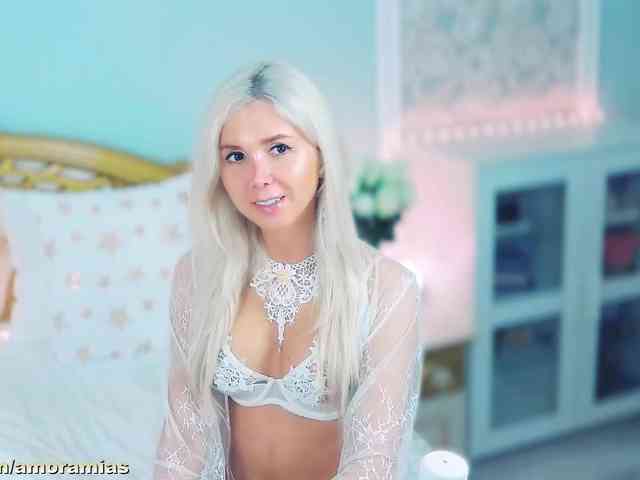 Amoramias Sex Cam Show