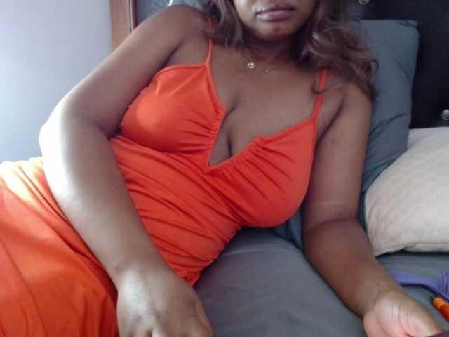 le modèle MsSensual est en webcam porno dans un show sur le site bongacams, il possède les tags suivants: Ebony,Brunette,Shaved