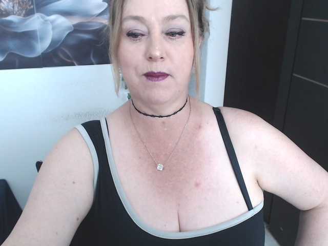 sweetsalo live cam on BongaCams