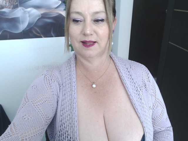 sweetsalo live cam on BongaCams