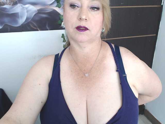 sweetsalo live cam on BongaCams