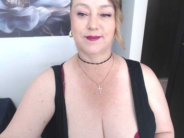 sweetsalo live cam on BongaCams