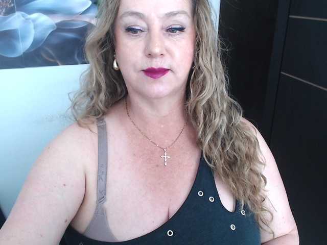 sweetsalo live cam on BongaCams