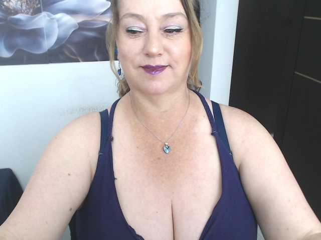 sweetsalo live cam on BongaCams