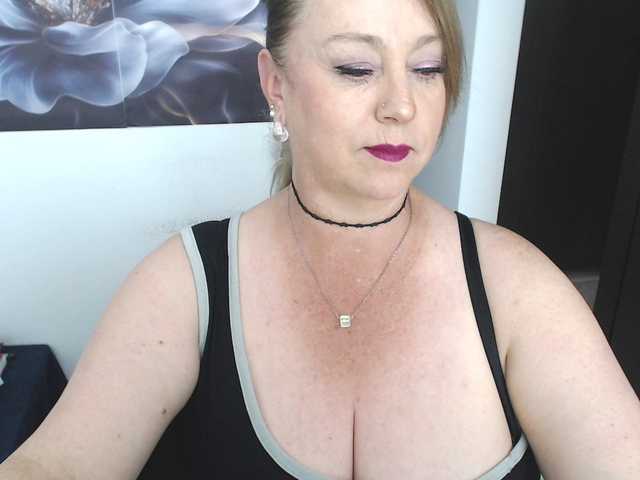 sweetsalo live webcam show