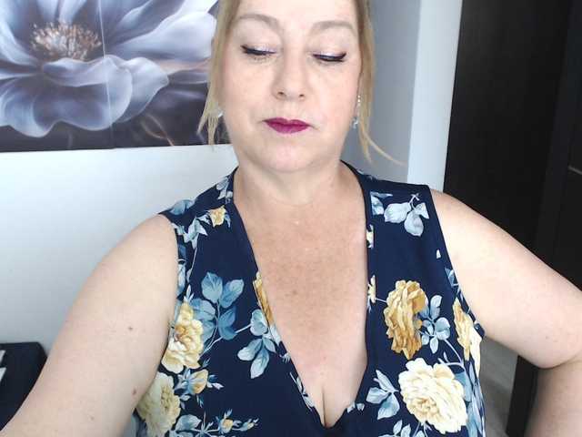 sweetsalo live cam on UnifiedCams