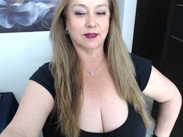 sweetsalo live cam on BongaCams