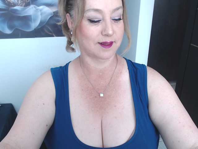 sweetsalo live cam on BongaCams