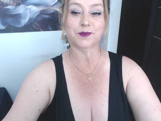 sweetsalo live cam on BongaCams