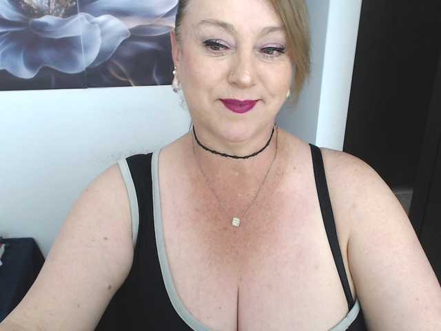 sweetsalo live webcam show