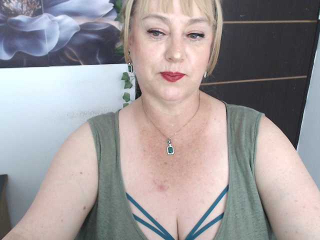 sweetsalo live cam on BongaCams