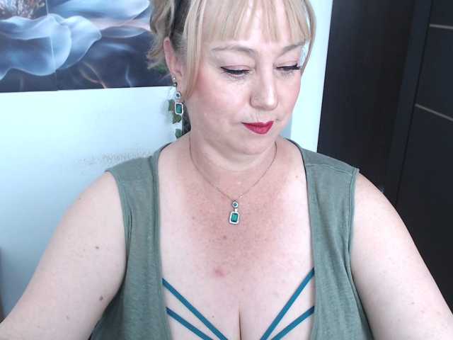 le modèle sweetsalo est en webcam porno dans un show sur le site bongacams, il possède les tags suivants: White/Caucasian,Blonde,Trimmed