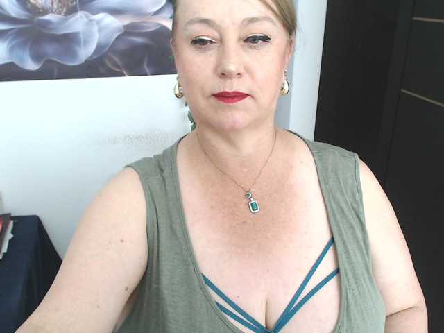 sweetsalo live cam on BongaCams