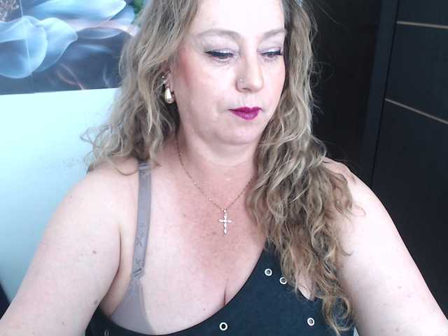 sweetsalo live cam on BongaCams