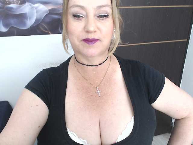 sweetsalo live cam on BongaCams