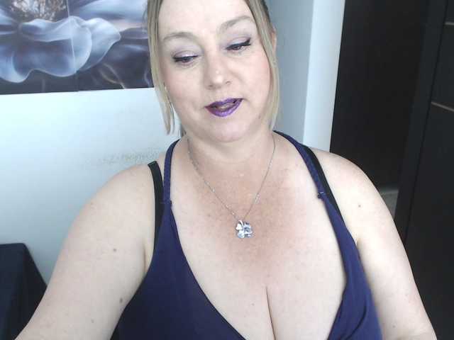 sweetsalo live cam on BongaCams