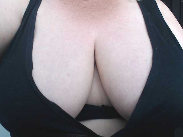 sweetsalo live cam on BongaCams