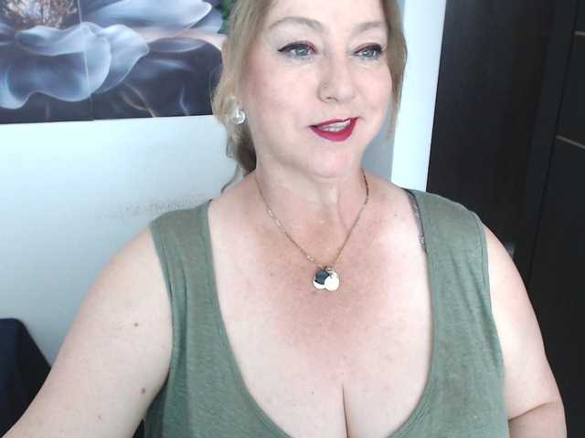 sweetsalo live cam on BongaCams