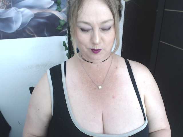 sweetsalo live cam on BongaCams