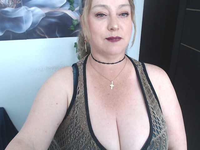 sweetsalo live cam on BongaCams