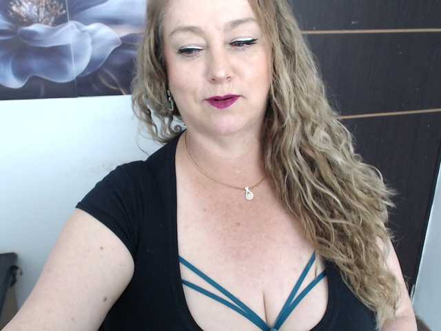 sweetsalo live cam on BongaCams