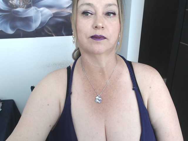 sweetsalo live cam on BongaCams