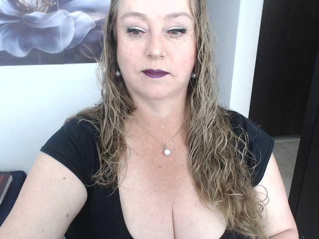 sweetsalo live cam on BongaCams