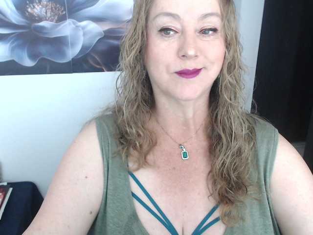 sweetsalo webcam bongacams model stream image