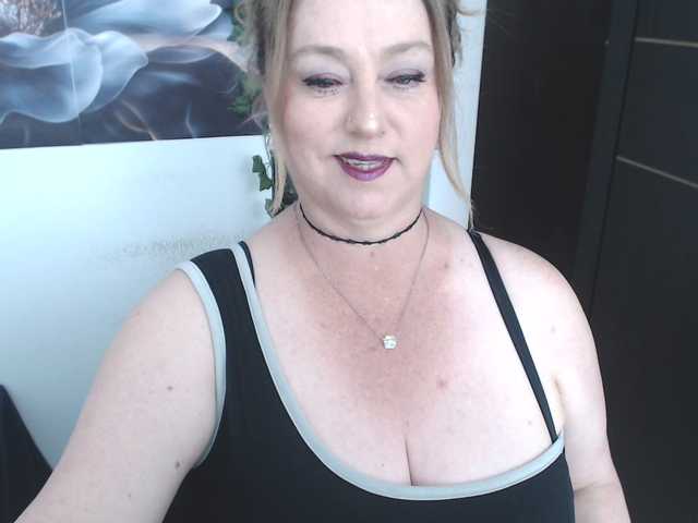 sweetsalo live cam on BongaCams