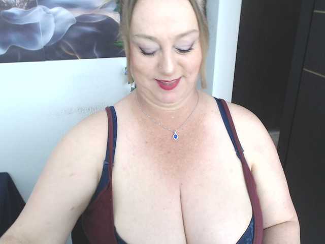 sweetsalo live cam on BongaCams