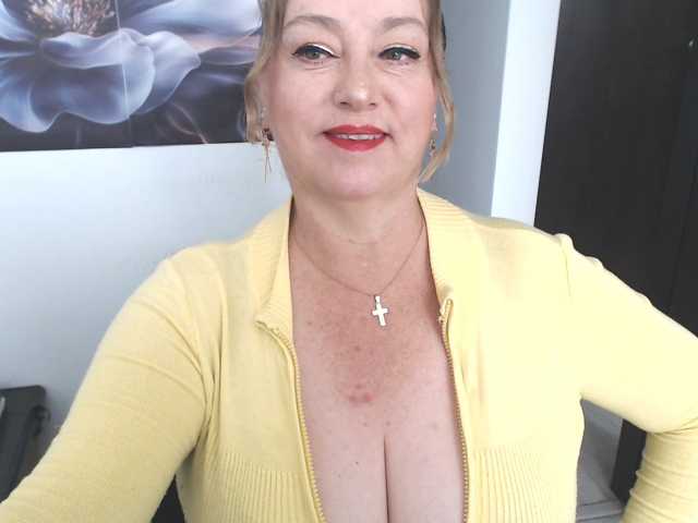 sweetsalo, live now on BongaCams