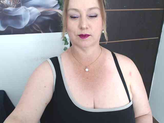sweetsalo webcam