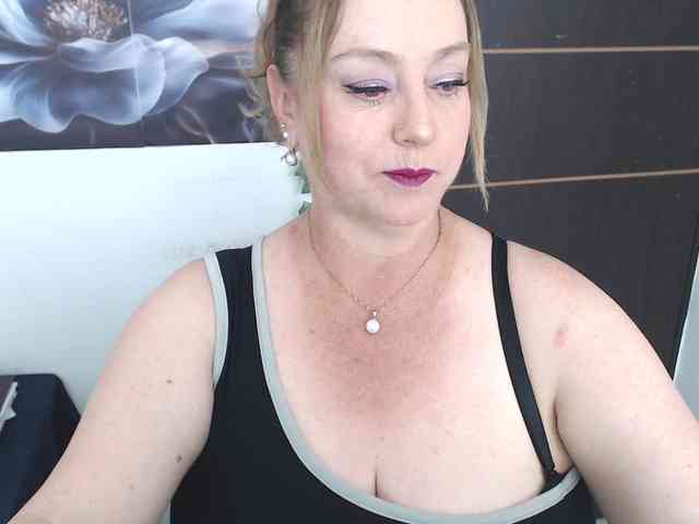 sweetsalo webcam