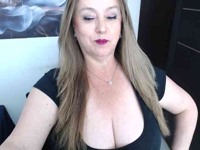 sweetsalo Live Webcam on BongaCams
