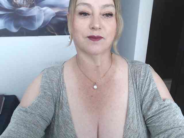 sweetsalo webcam