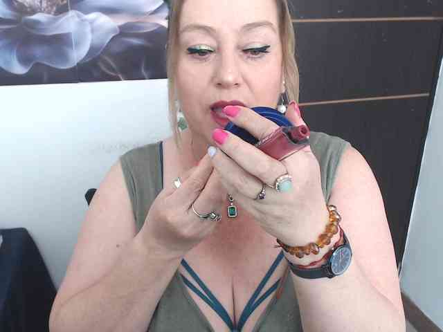 sweetsalo webcam