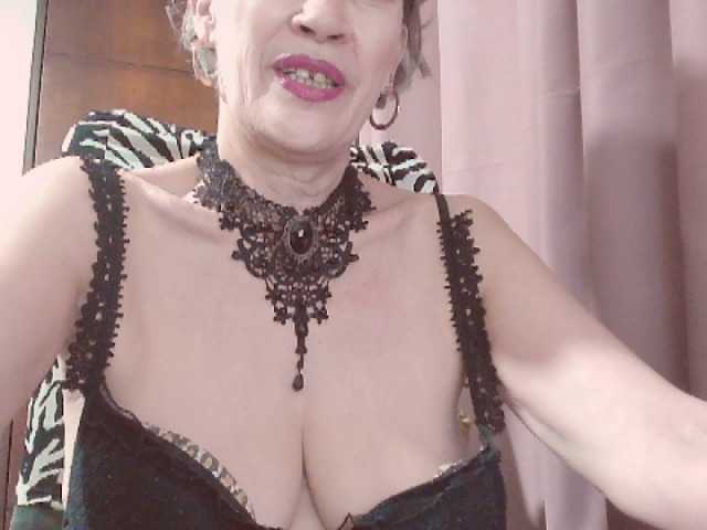 belleblondx live cam on BongaCams