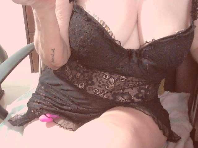 belleblondx, live now on BongaCams