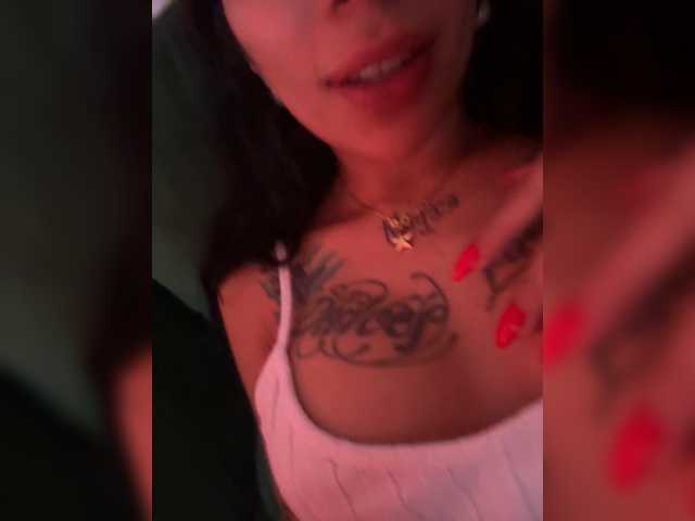 juanita-fox live cam on BongaCams