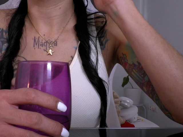 juanita-fox live cam on BongaCams