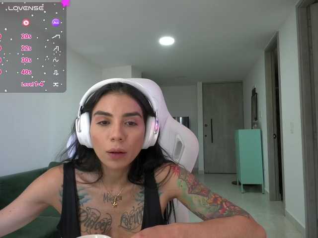 juanita-fox live cam on BongaCams